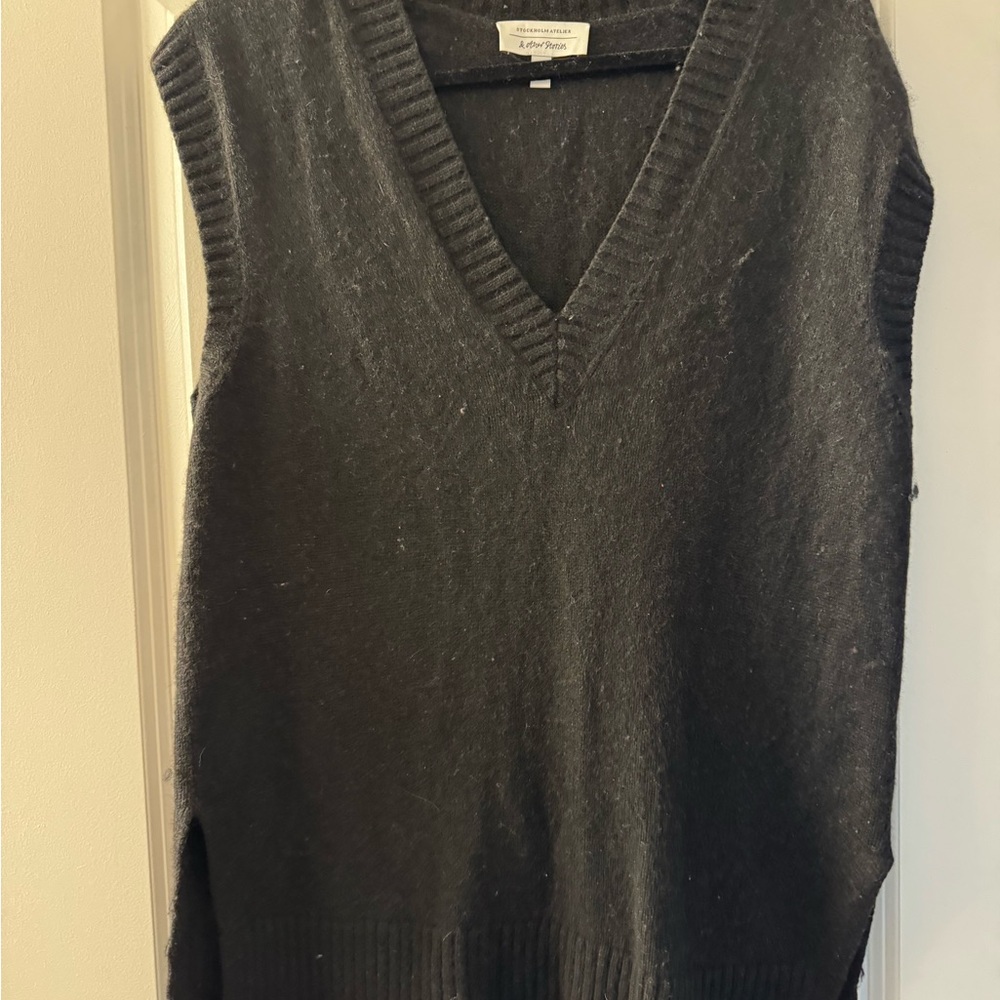 & Other Stories black V-Neck Sweater Vest
